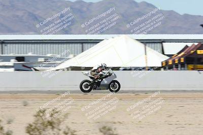 media/Oct-05-2025-CVMA (Sun) [[beeef4f201]]/Race 10-Formula Lightweight Twins Shootout/